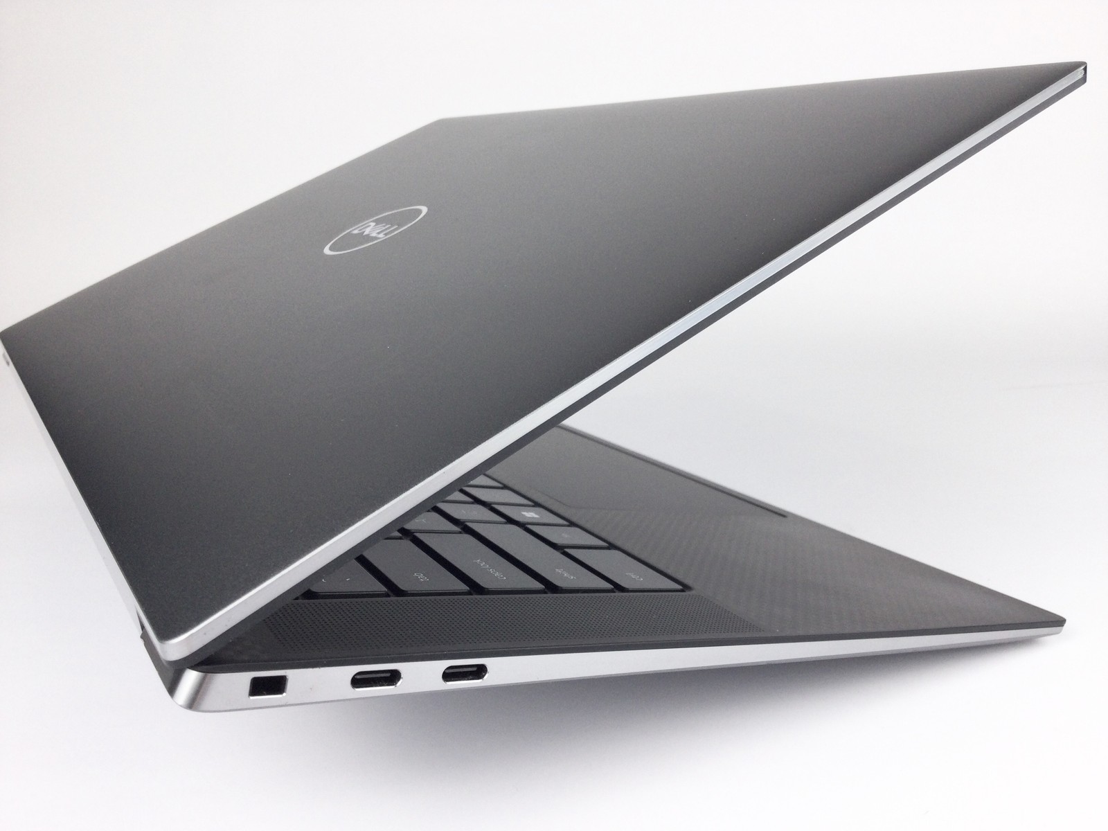 Dell Precision 5560 15.6″ i7-11850H 2.50GHz 32GB 1TB RTX A2000 Win 11 Pro No AC