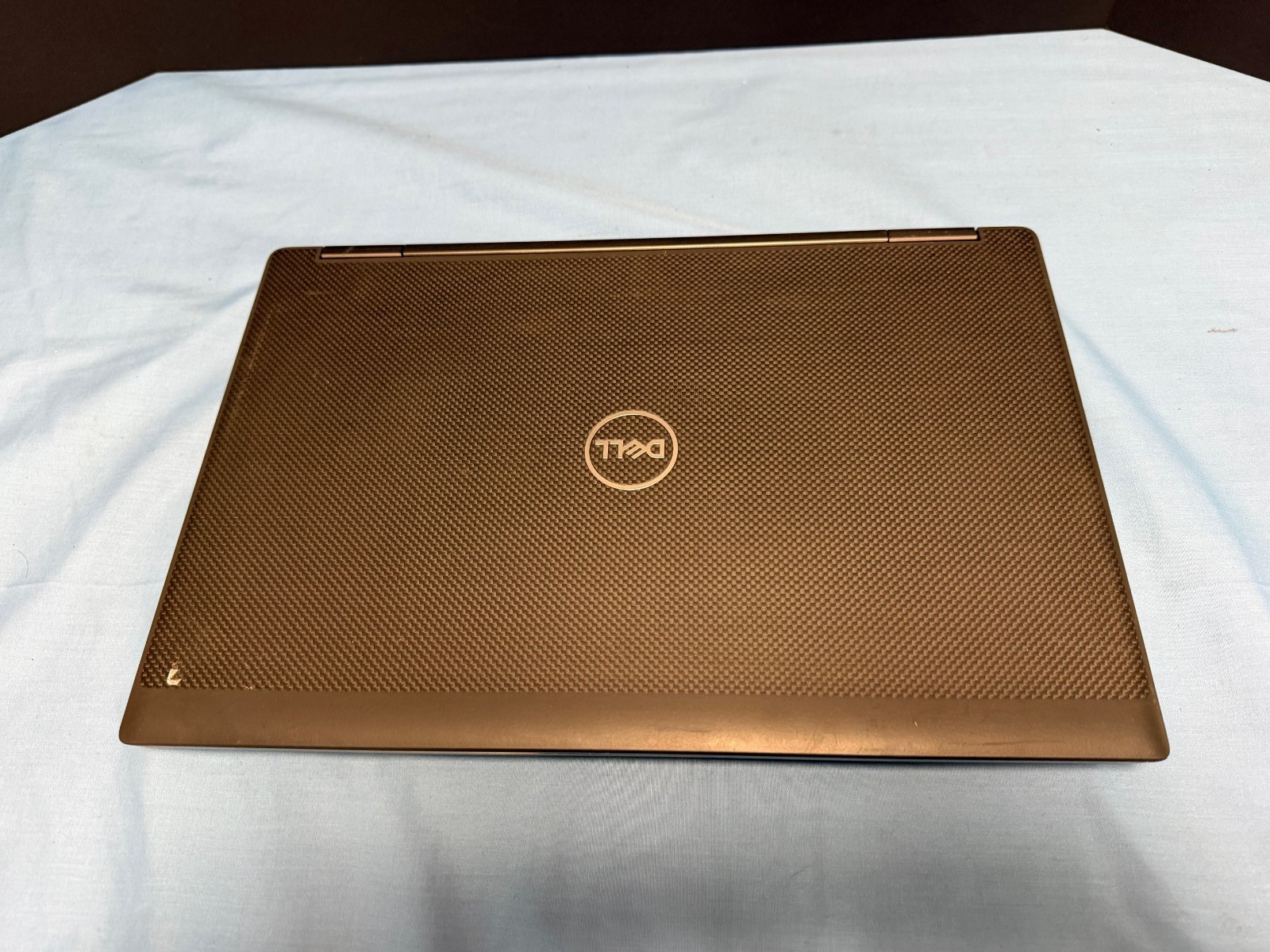 Dell Precision 7540 15″ Core i7-9850H 2.6GHz 16GB RAM 256GB NO OS