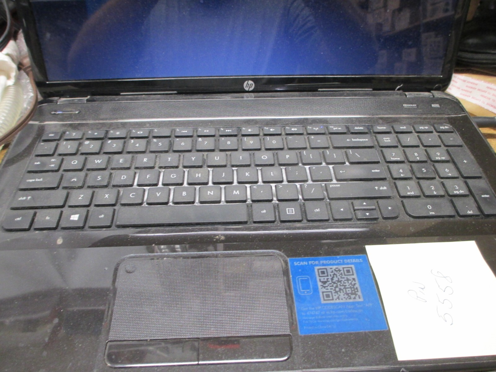 HP & Acer 17″ both turn on but need to be fixed see pictures for details (Parts)