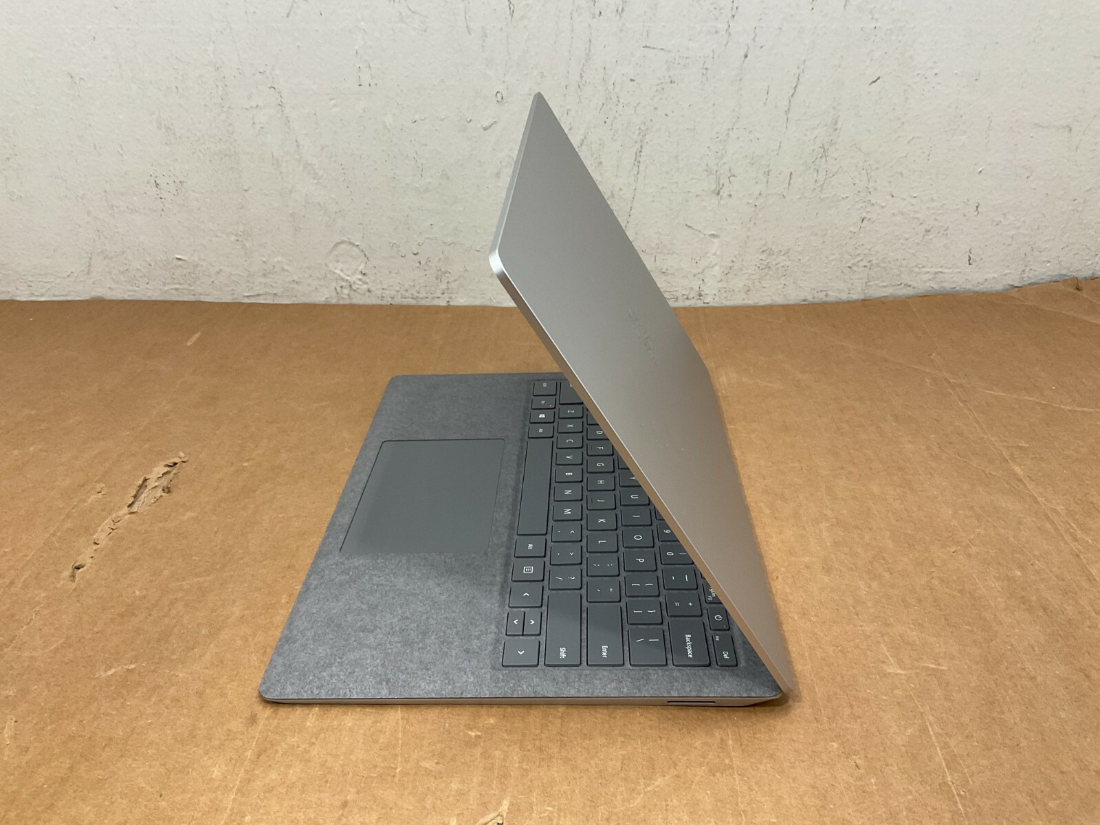 Microsoft Surface Laptop 3 i5-1035G7 16GB 256GB 13.5″ W10P Platinum Touchscreen