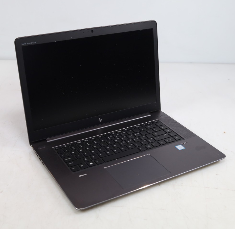 HP ZBook Studio G4 15.6″ Intel i7-7700HQ 8GB DDR4 256GB SSD No COA OS