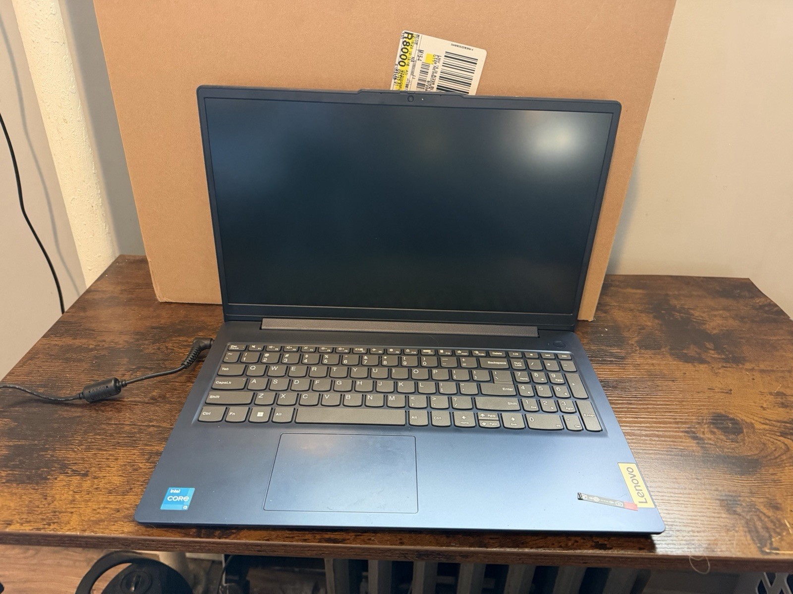 Lenovo IP Slim 3i 15.6″ Notebook Intel i3 8GB 256GB SSD Windows 11 Abyss Blue