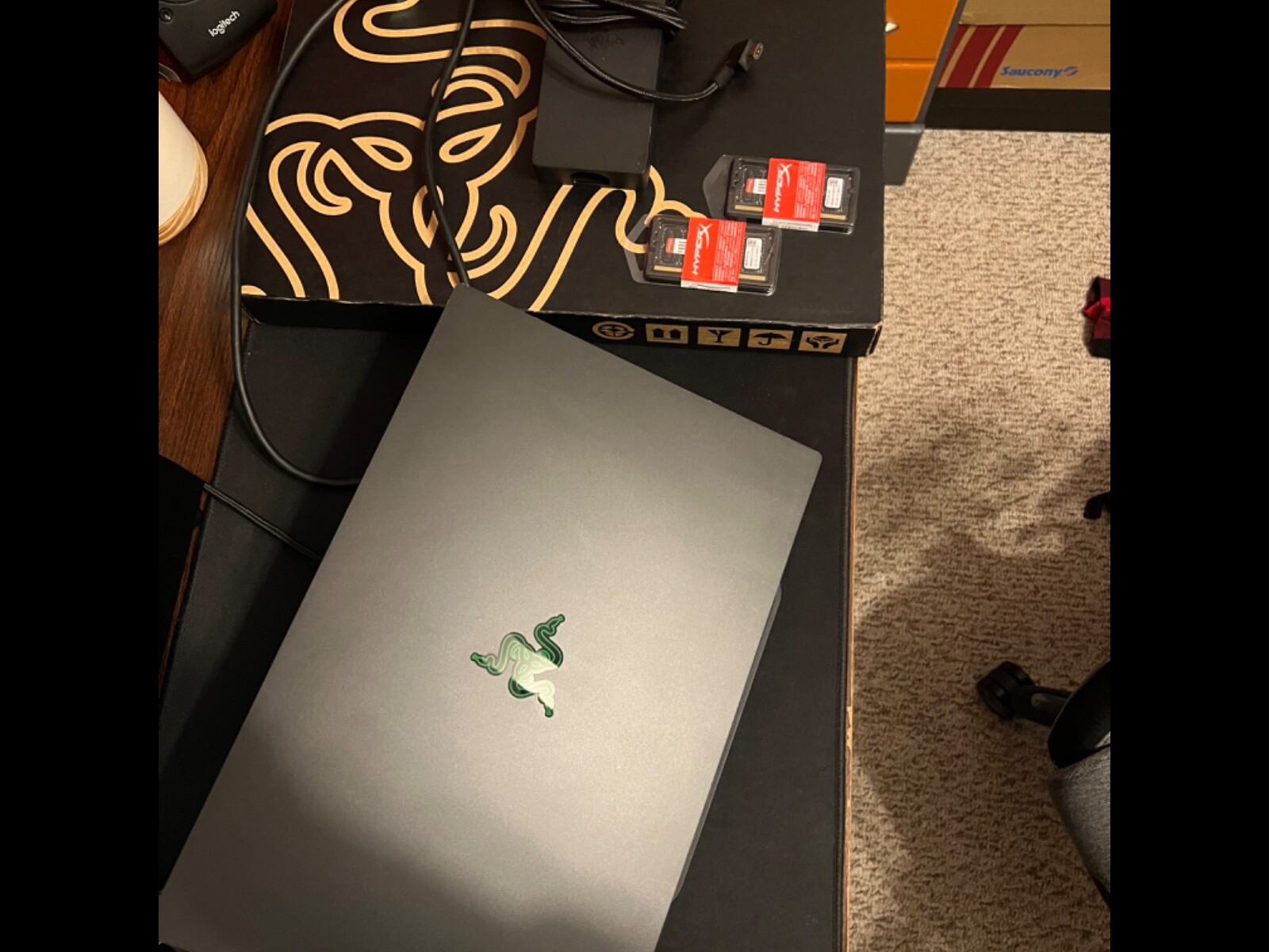 Razer Blade 15 Advanced Model Early 2021 15.6”(32GB hyperx ram+v2 chroma stand)