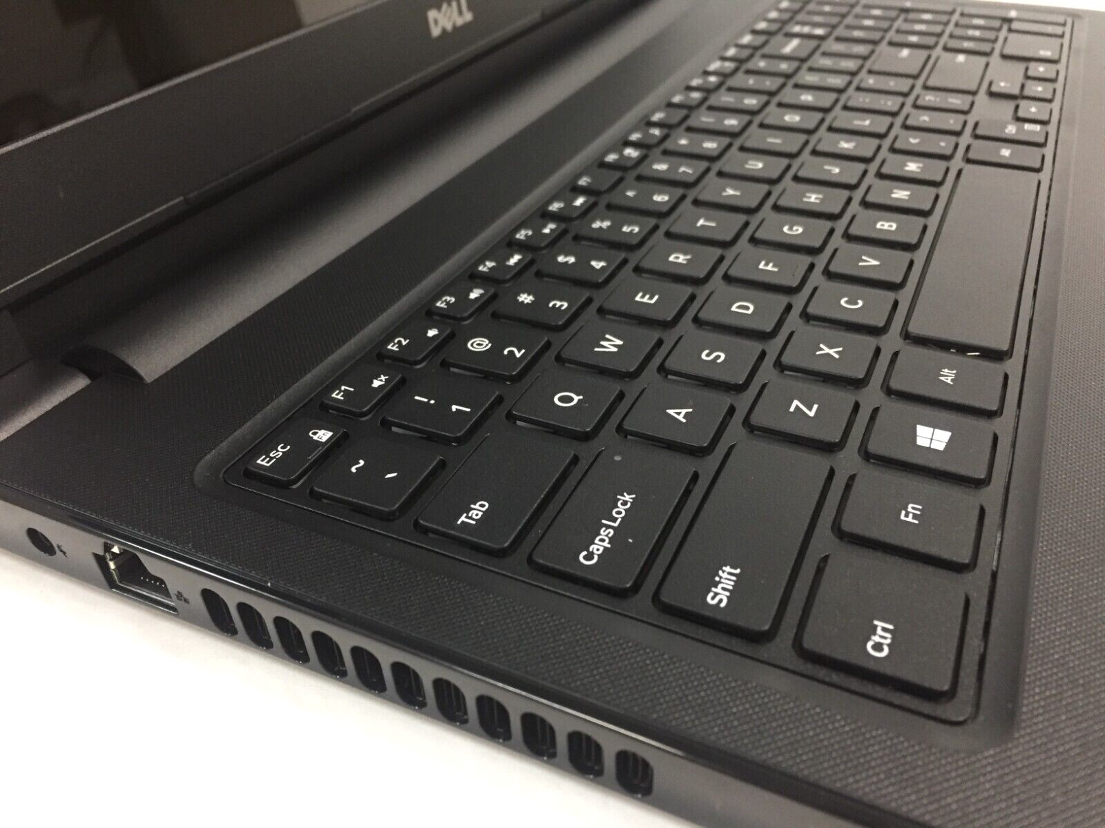 Dell Inspiron 15 3567 15.6″ Touch Laptop/i5-7200U/8GB/16GB/512GB SSD/Win10 Black