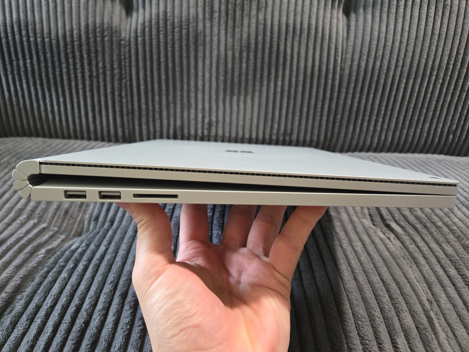 Microsoft Surface Book 3 15″ (256GB SSD, Intel i7-1065G7 GTX 1660 Ti 16GB RAM)
