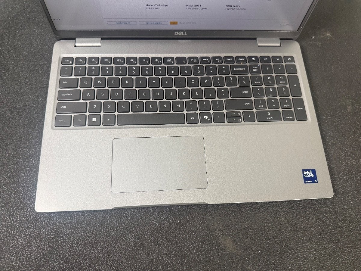 Dell Latitude 5550 15.6″ Ultra 5 125U 1.30GHz 16GB DDR5 256GB SSD Win 11 – READ