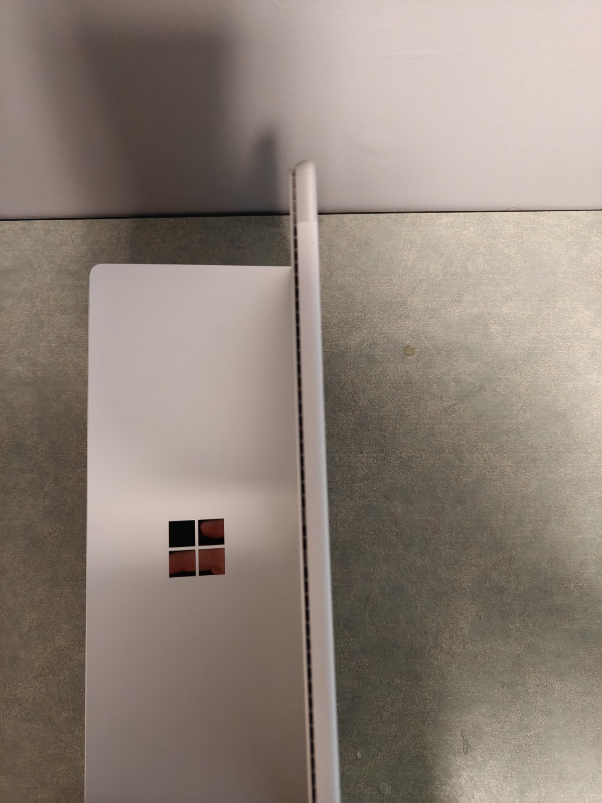 Microsoft Surface Pro 8 1983 i5-1135G7 256GB SSD 8GB RAM Win 11 Pro – CRACKED