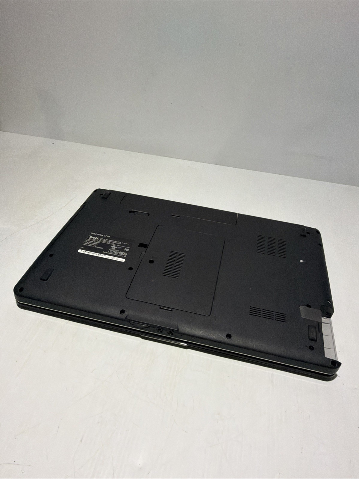 Dell Inspiron 1750 17″ Laptop Core 2 Duo T6600 2gb Ram NO Drives Boots Bios