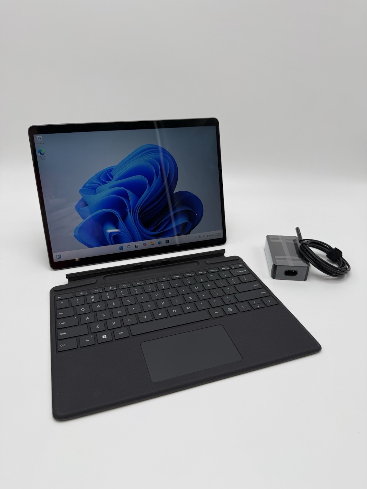 Microsoft Surface Pro 9 i7-1265U | 16GB Ram | 256GB SSD | Win11P | A-Grade