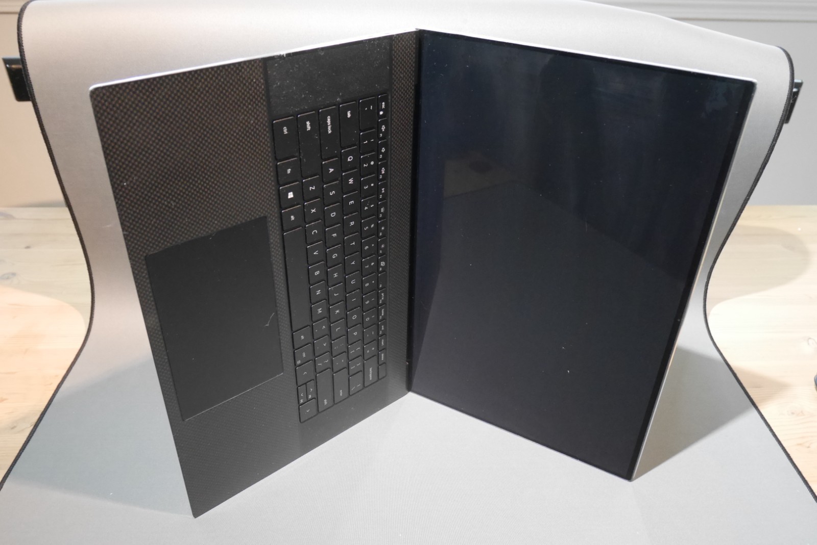 Dell Precision 5760 17 UHD TOUCH Xeon W-11955M 2.60GHz RTX A3000 64GB