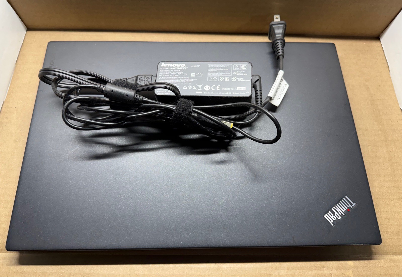 Lenovo ThinkPad T460s, i5-6300U, 8 GB, 14″ FHD, Charger, AC Adapter, No Drive
