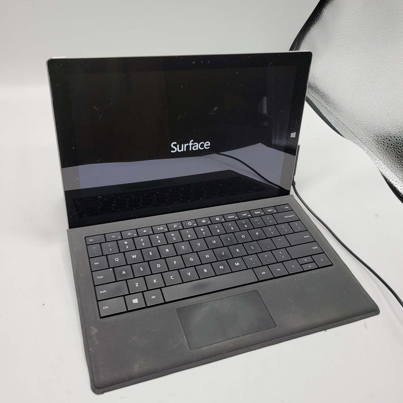 Microsoft Surface Pro Core i5 7300U 2.6GHz 4GB RAM 64GB SSD 14″ ***Boot to Bios