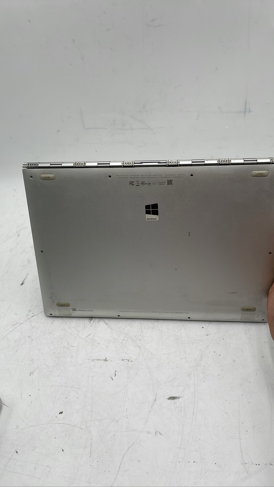 Lenovo Yoga 910-13IKB 80VF 80VF002JUS i7-7500U 13.9″ Laptop For Parts
