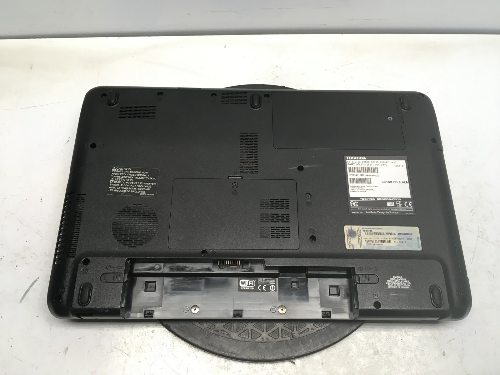 Toshiba Satellite C655D-S5139 AMD E-350 1.6GHz 3 GB NO HDD