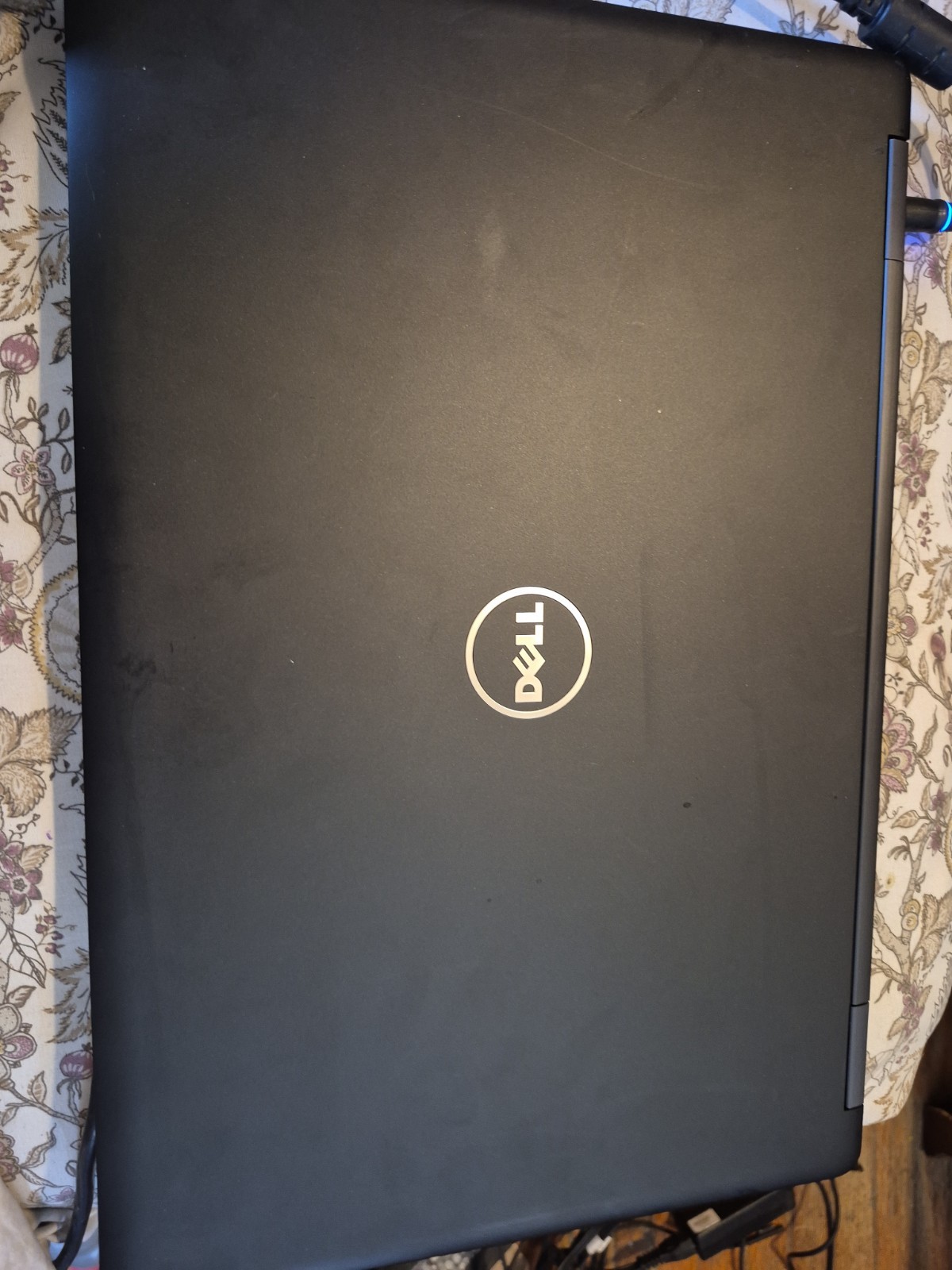 DELL LATITUDE 5580 Laptop w/ Intel Core i5-6300U 2.40GHZ + 4GB | No Drive Parts