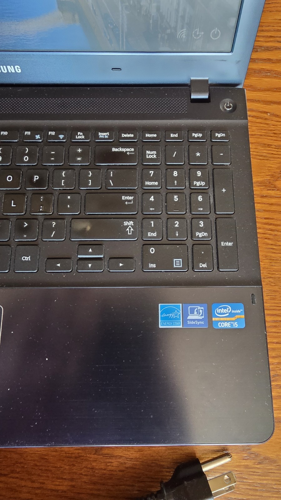 Samsung NP470R5E 15.6″ Laptop Intel Core i5-3230M @ 2.60 Ghz 6GB 750GB HDD W10