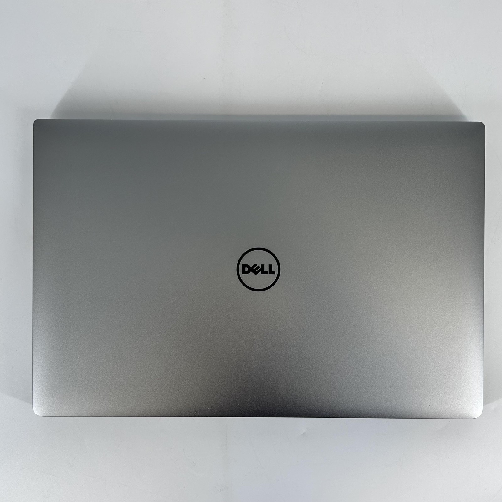 Dell XPS 15 9560 Silver 4K TOUCH i7-7700HQ 2.80GHz 16GB 1TB SSD NVIDIA GTX 1050