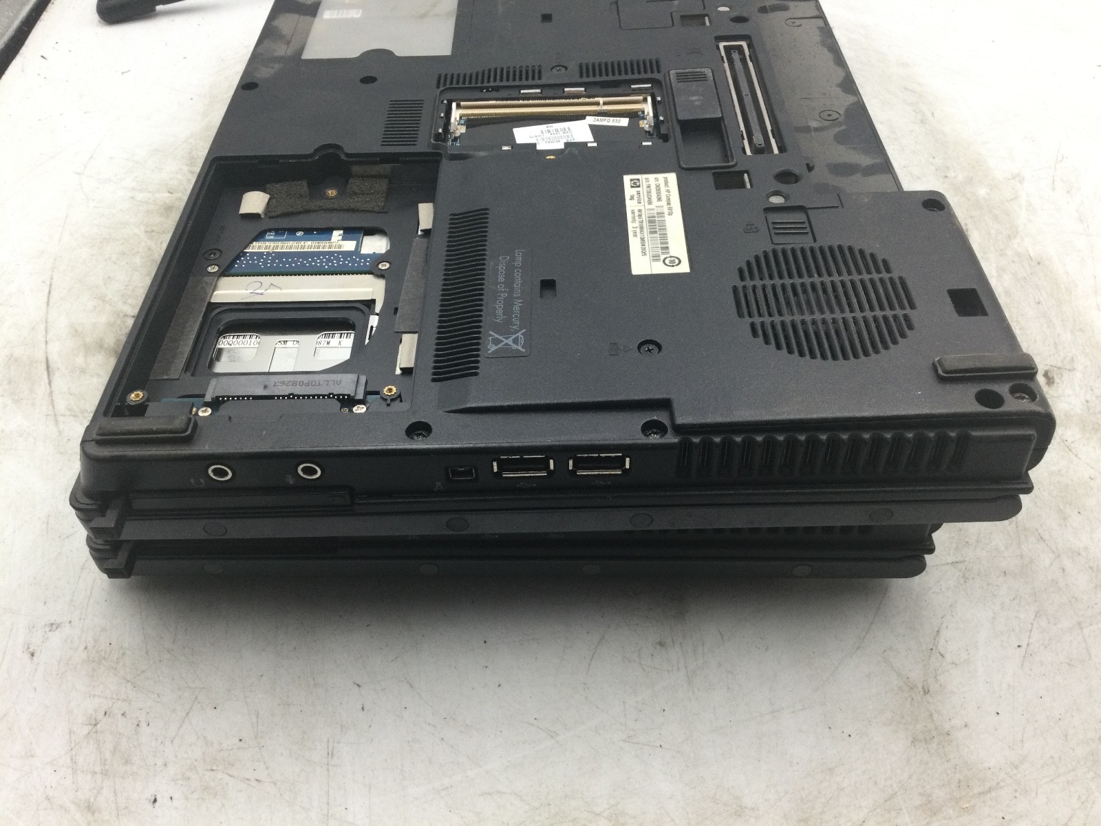 HP COMPAQ 6910P – BOOTS TO BIOS – LOT OF 2 – INTEL 2 DUO – NO RAM – READ – BB