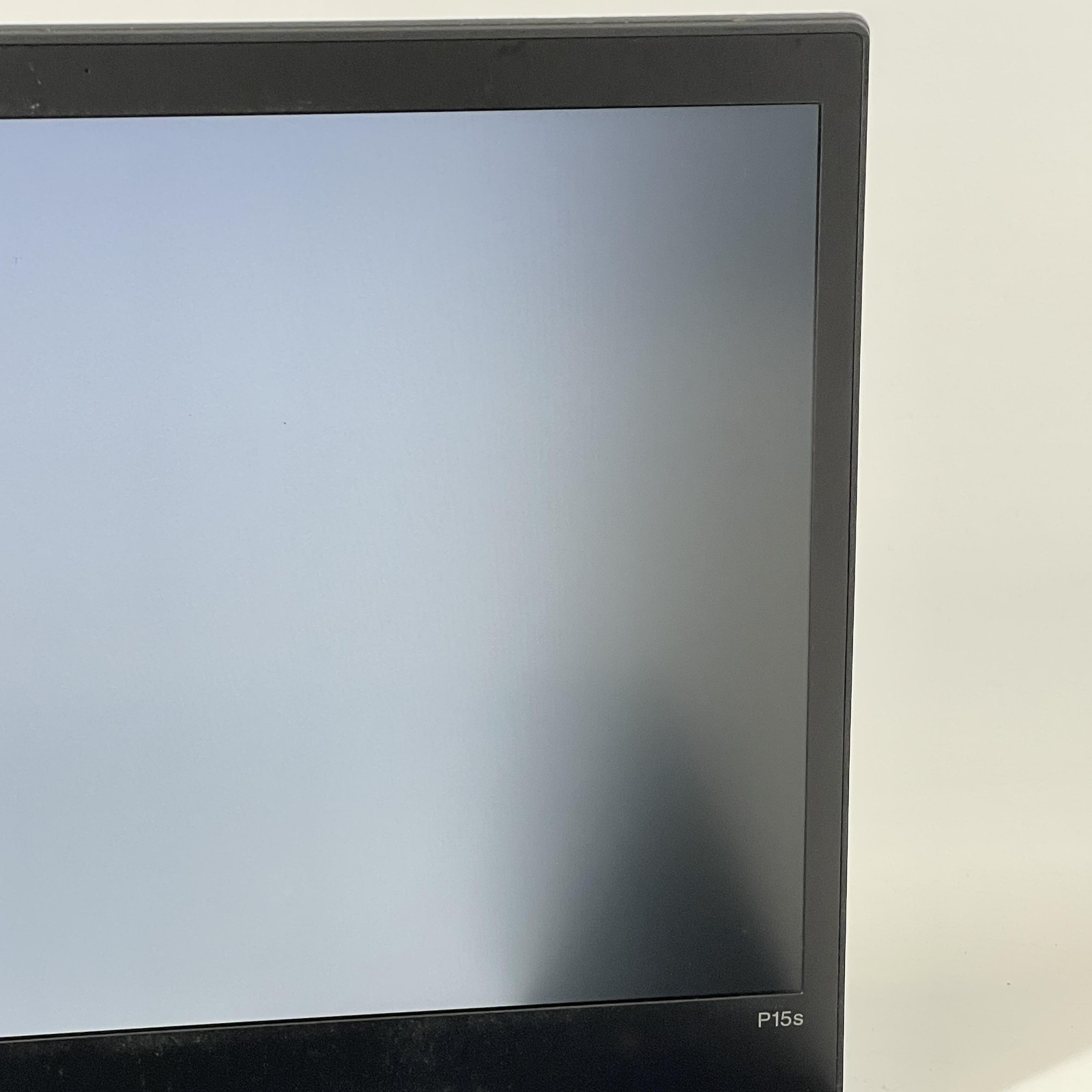 Lenovo ThinkPad P15s Gen 1 FHD i7-10610U 16GB 512GB SSD Quadro P520 Damaged LCD