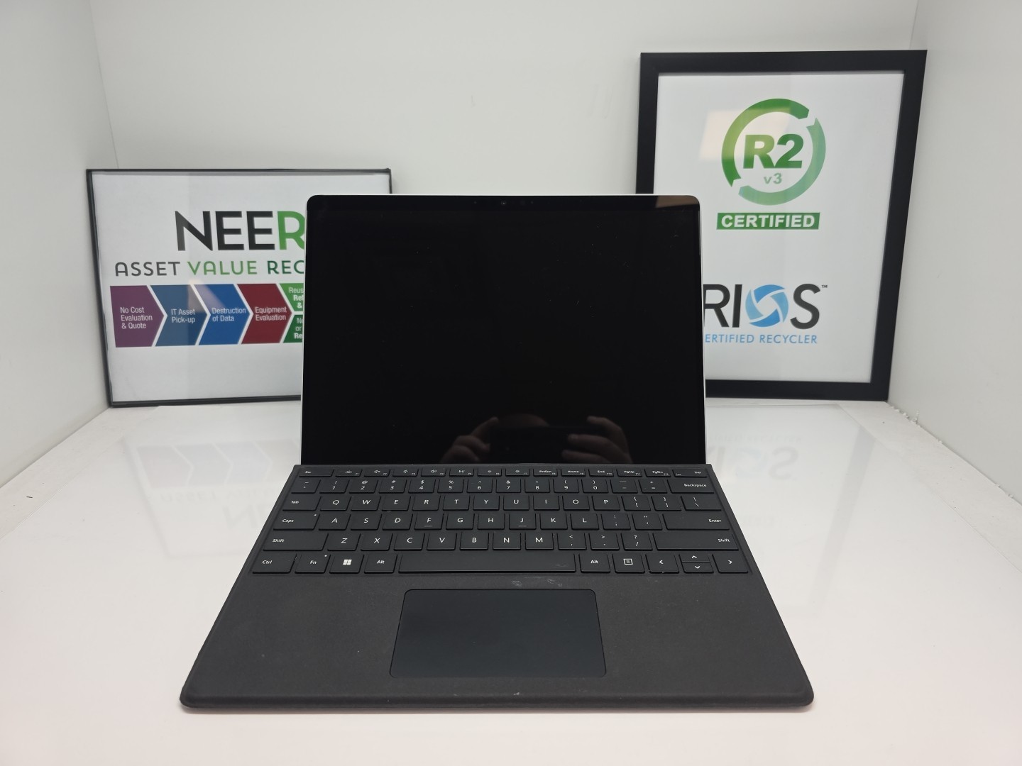 Microsoft Surface Pro 8 For Business 1982 i5-1145G7 8GB RAM 256GB NVME SSD LTE