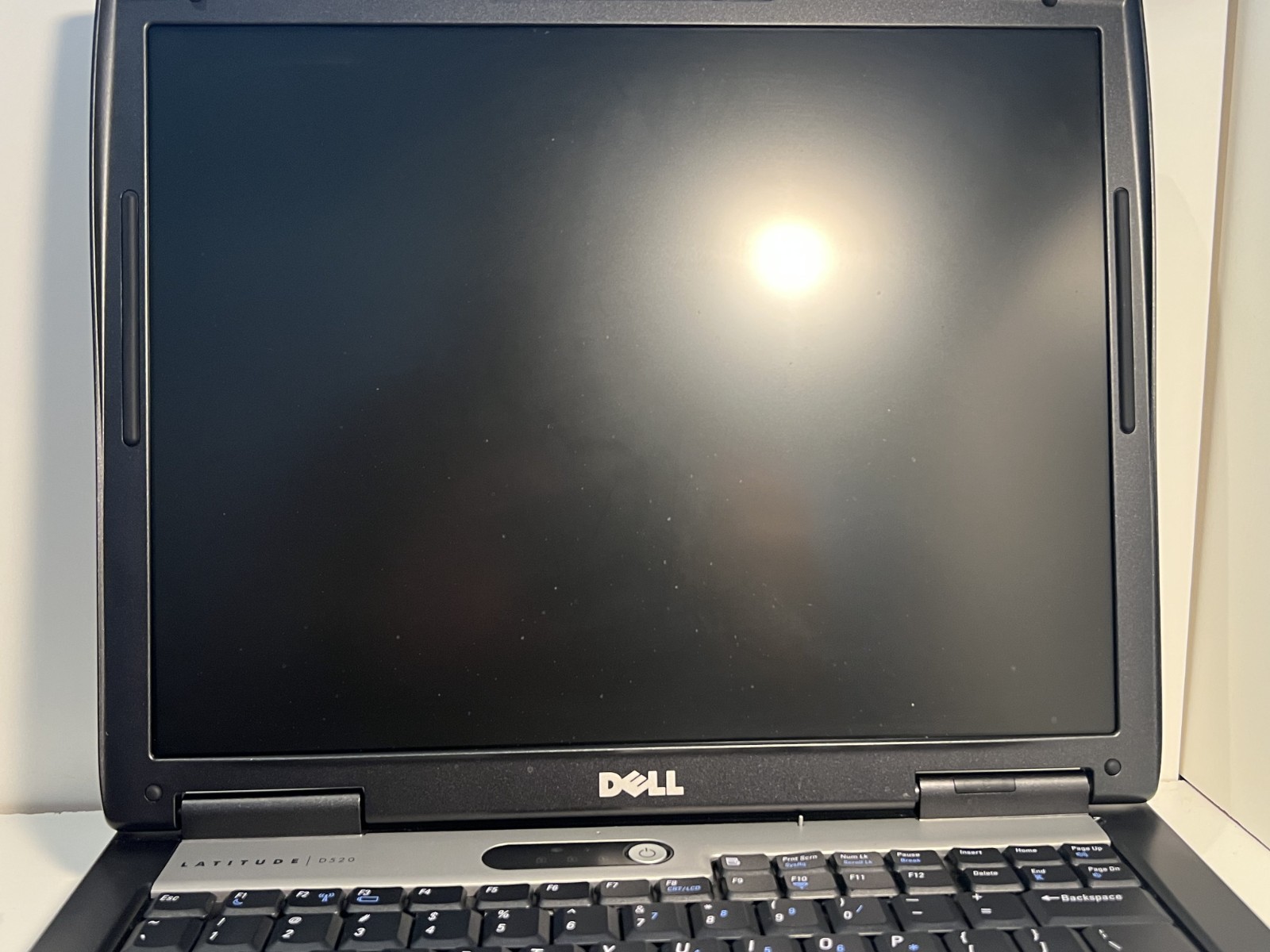 Dell Latitude D520 CORE 2 DUO 2GB 120GB HDD NO OS