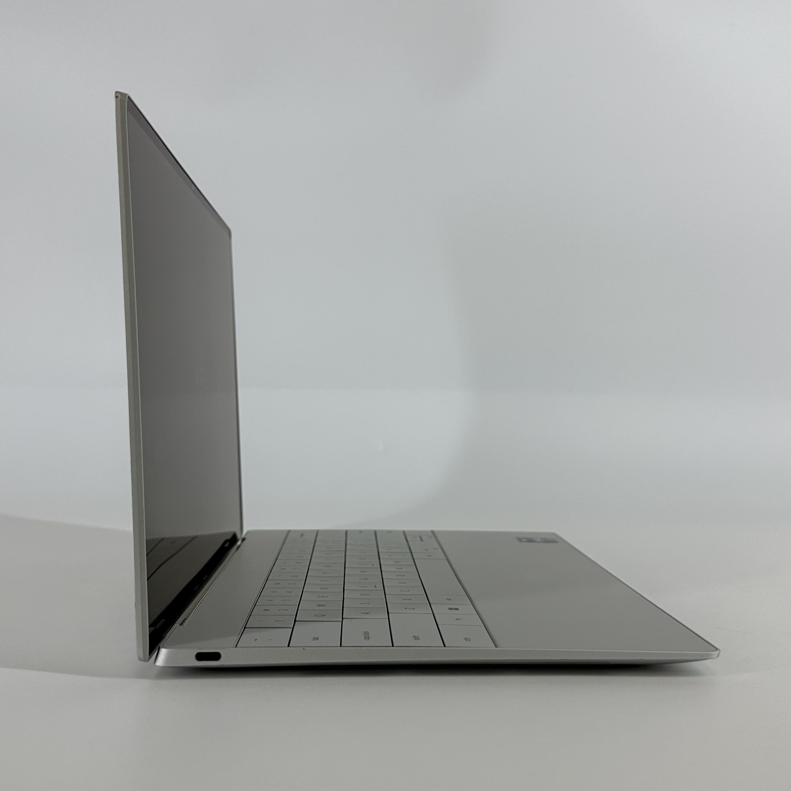 Dell XPS 13 Plus 9320 3.5K NON-TOUCH 1.8 GHz i7-1280P 16GB 512GB SSD Good