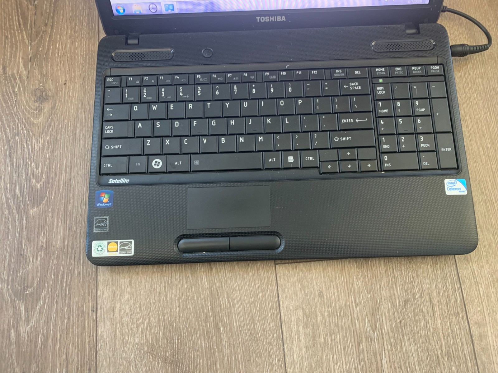 Toshiba Satellite C655-S5049 15.6″ Intel Celeron 900 2.20GHz 2GB RAM 250GB Win 7