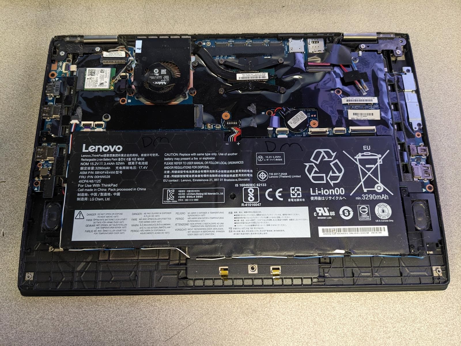 LENOVO THINKPAD X1 CARBON 4TH GEN i5-6300U @ 2.40GHz, 8GB RAM, NO HDD/OS