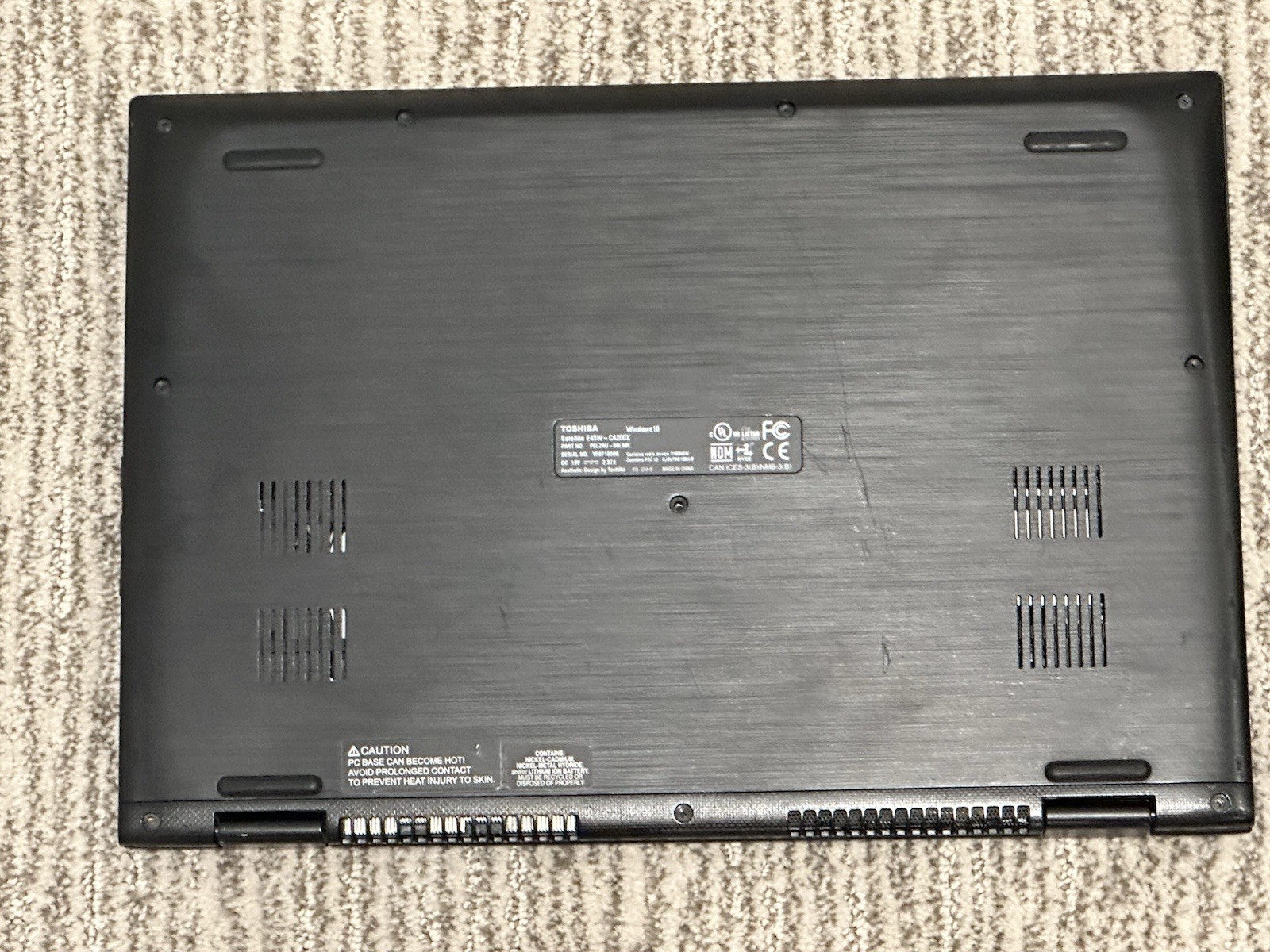 Toshiba Satellite E45W-C4200X 14in. (256GB, Intel Core i3 5th Gen., 2.1GHz, 6GB)