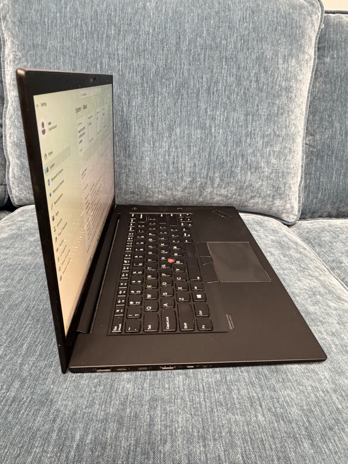 Lenovo ThinkPad X1 Extreme Gen 2 15 FHD i7-9750H 32GB 1TB NVME. Nvidia GTX 1650