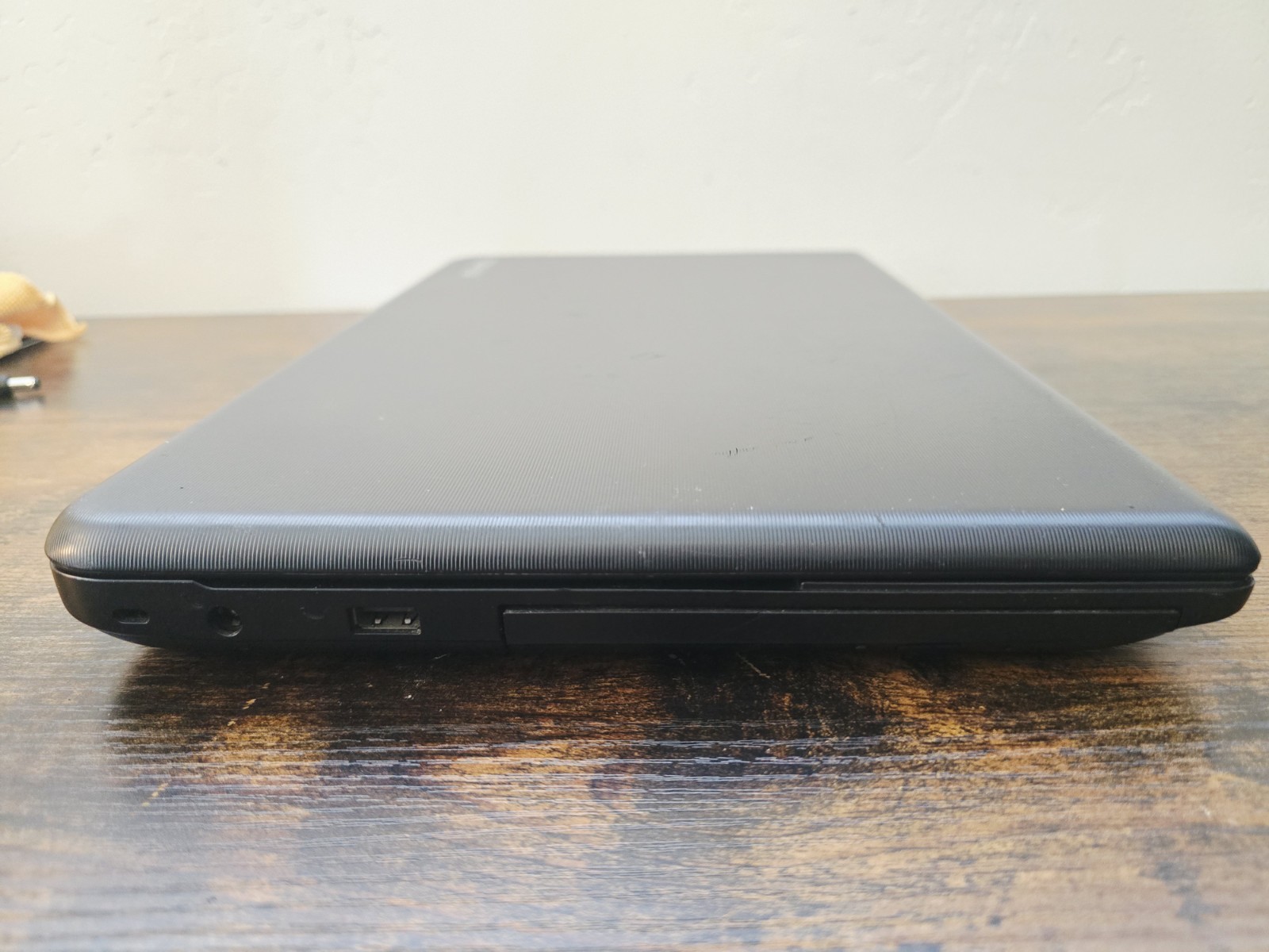 Toshiba Satellite C55 15.6″ HD Laptop Intel Celeron 1037U 4G 500G No OS DVD Cam