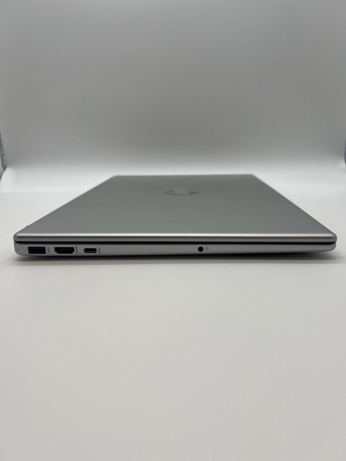 HP 15-0113dx Laptop 15-inch Core i3 3.8GHz 8GB RAM 128GB Silver