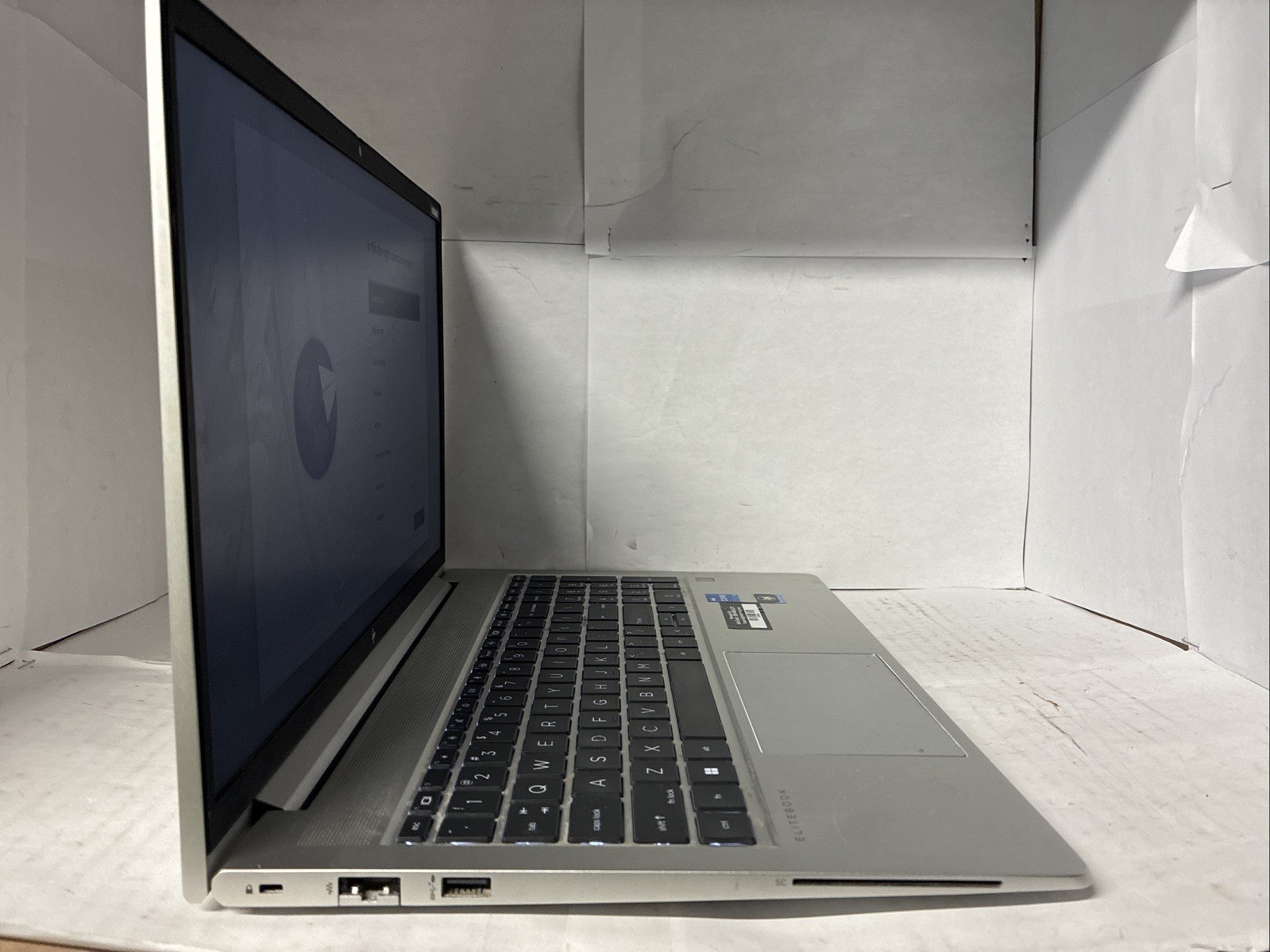 HP EliteBook 650 G9 15.6″ i5-12th Gen 16GB RAM 256GB SSD Win 11 – Charger – used