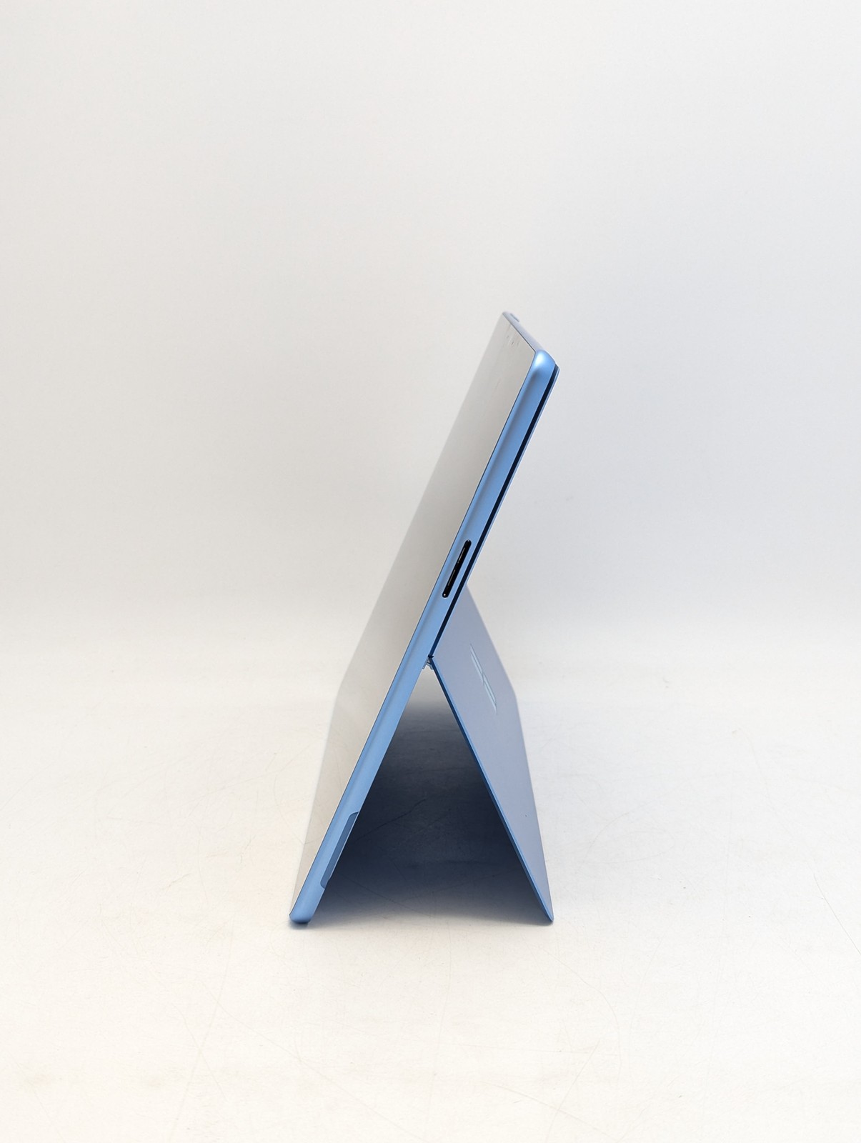 Microsoft Surface Pro 11 13″ Snapdragon X Plus 16GB DDR5 512GB SSD Windows 11