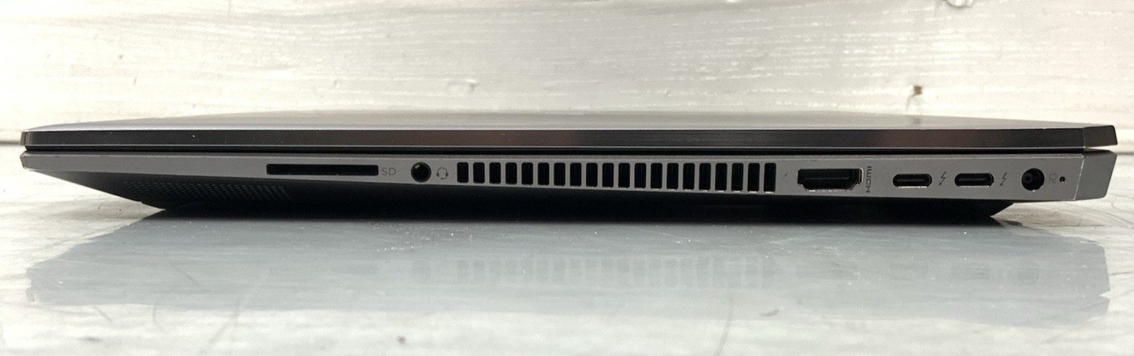 HP ZBook Studio Gen 5 Intel Core i7-8850H 32GB DDR4 512GB NVMe Nvidia P1000 W10P