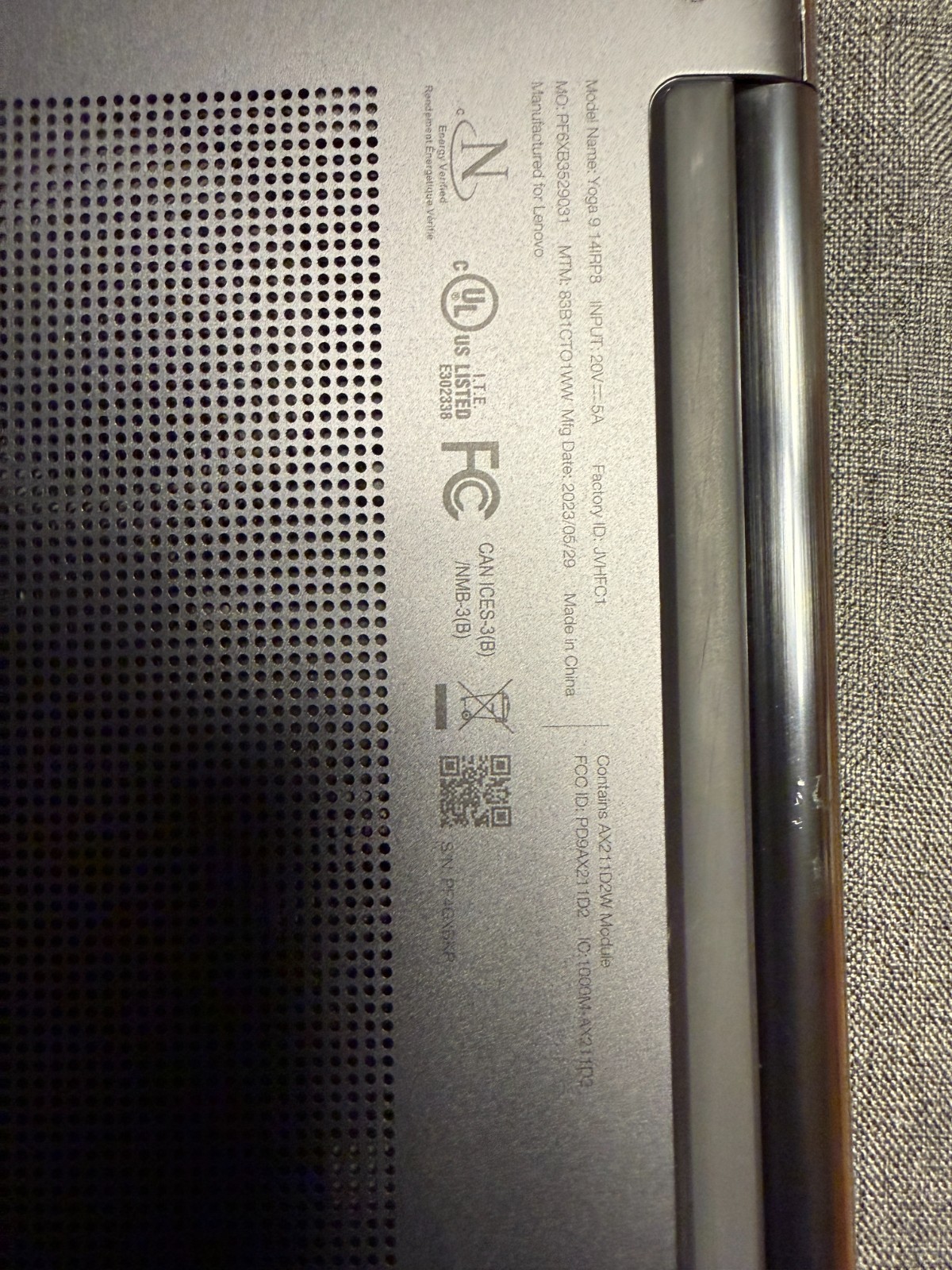 Lenovo Yoga 9i Gen 8 14” OLED 2-in-1 | i7-1360P | 16GB | 512GB | Pen + Sleeve