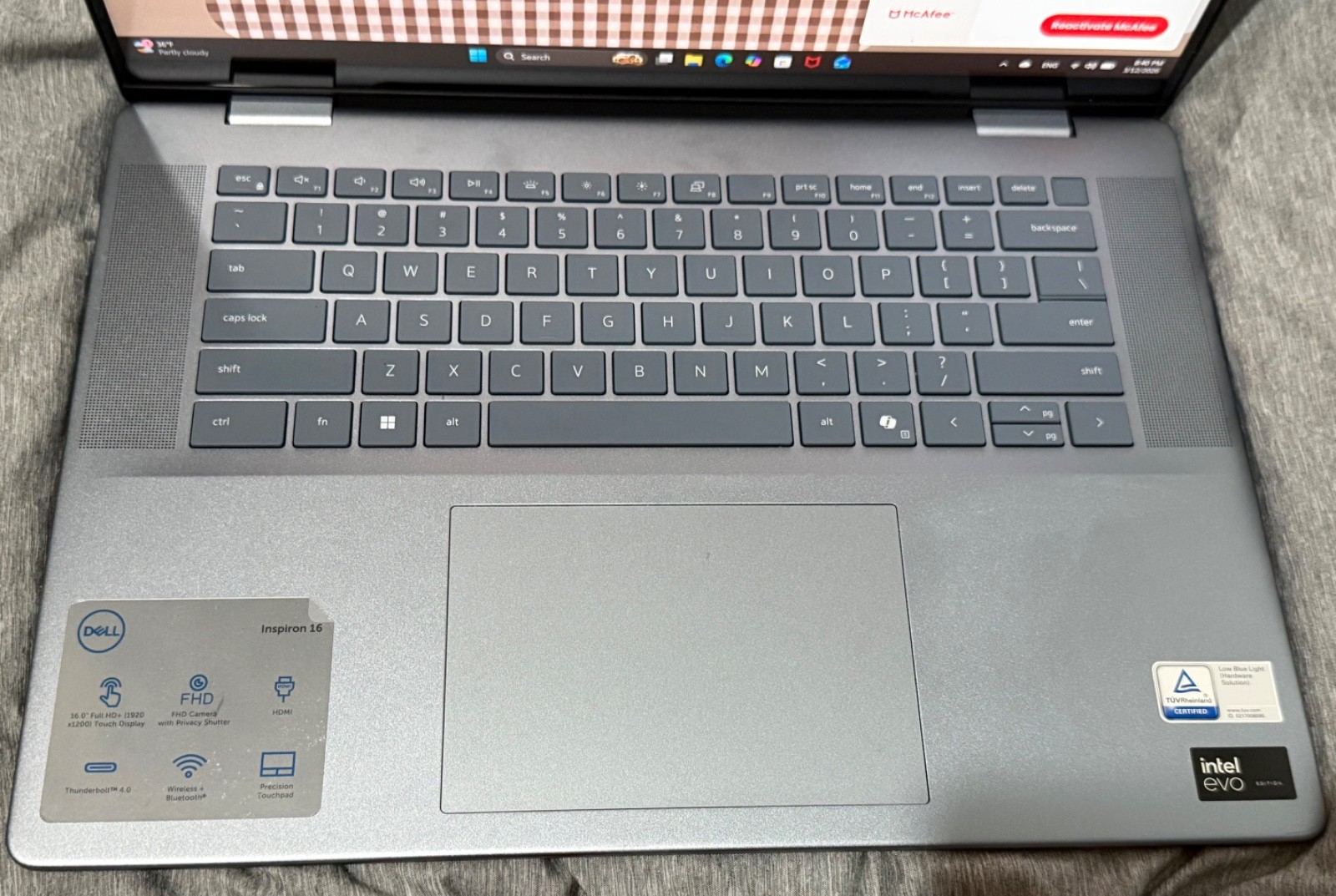 dell inspiron 16 7640 2in1 laptop
