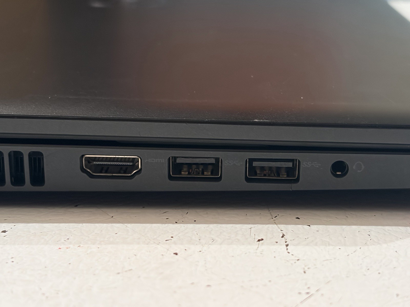 DELL LATITUDE 3570 15.6” HD INTEL i5-6200U 16GB RAM 250GB SSD WINDOWS 11 PRO