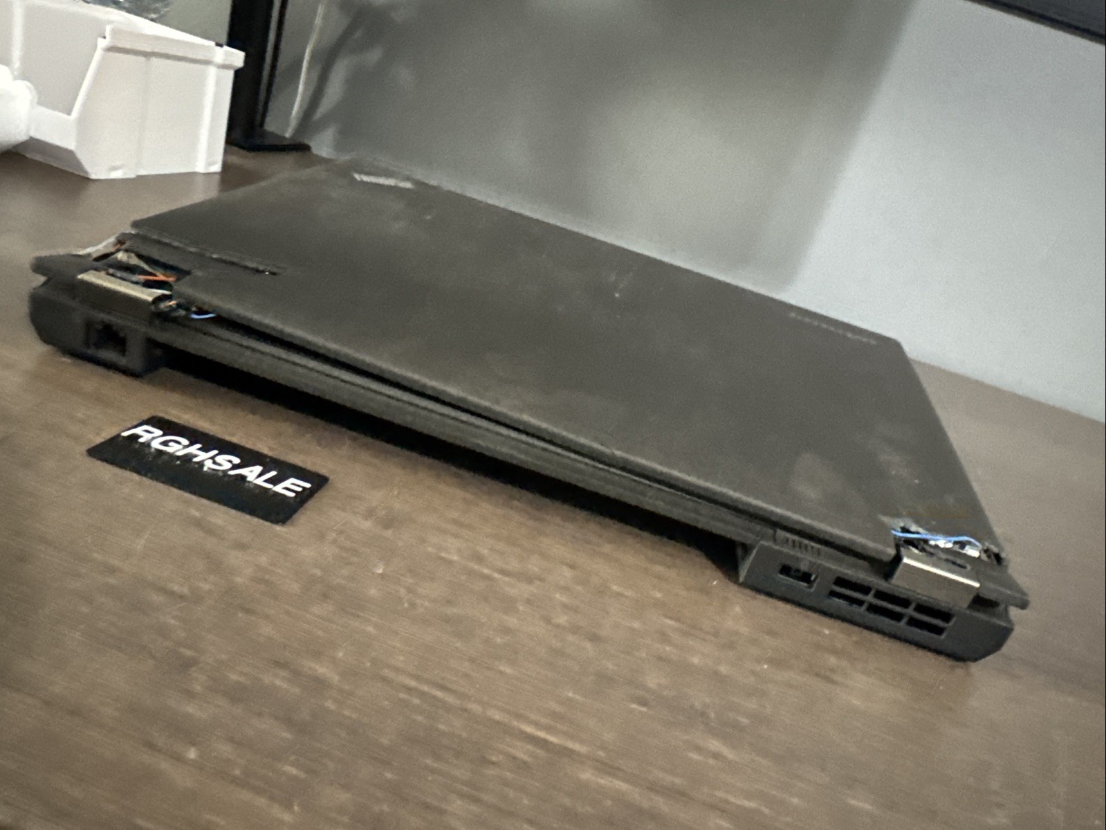 Lenovo Thinkpad UNKNOWN MODEL Severe bezel damage UNTESTED AS IS FOR PARTS