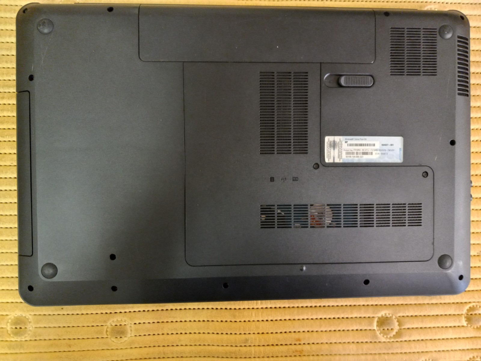 HP Pavilion G6-1D38DX Laptop Intel Core i3-2350M 2.30 GHZ 8GB Ram 500 SSD