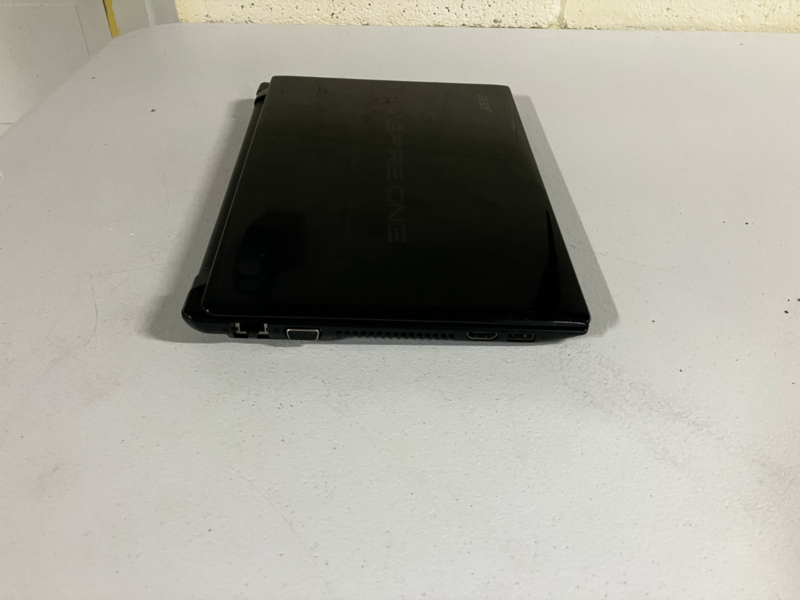 AS-IS Acer Aspire One AO756 11.6″ Laptop (1.4GHz Celeron, 4GB RAM, NO HDD)