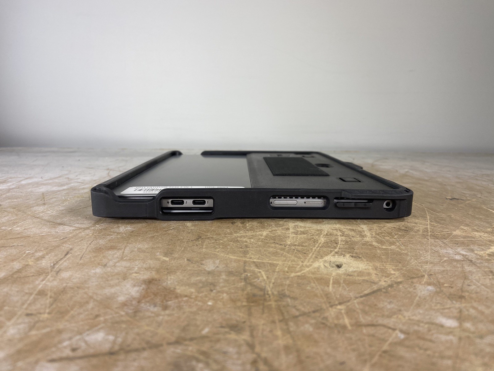 DELL LATITUDE 7210 2-IN-1 i5-10310U @ 1.70GHz, 8GB RAM, NO HDD/OS – (FOR PARTS)
