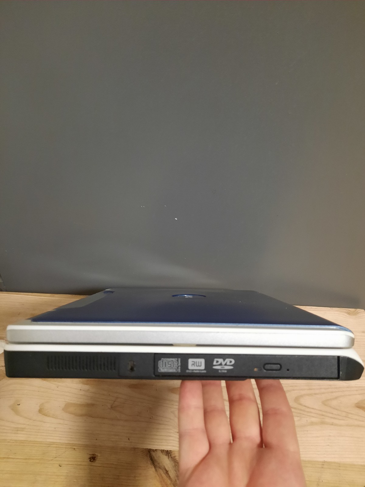 Dell Inspiron 6400 Laptop 15.6” Intel T2050 1.60GHz 2GB RAM 160GB HDD Windows XP
