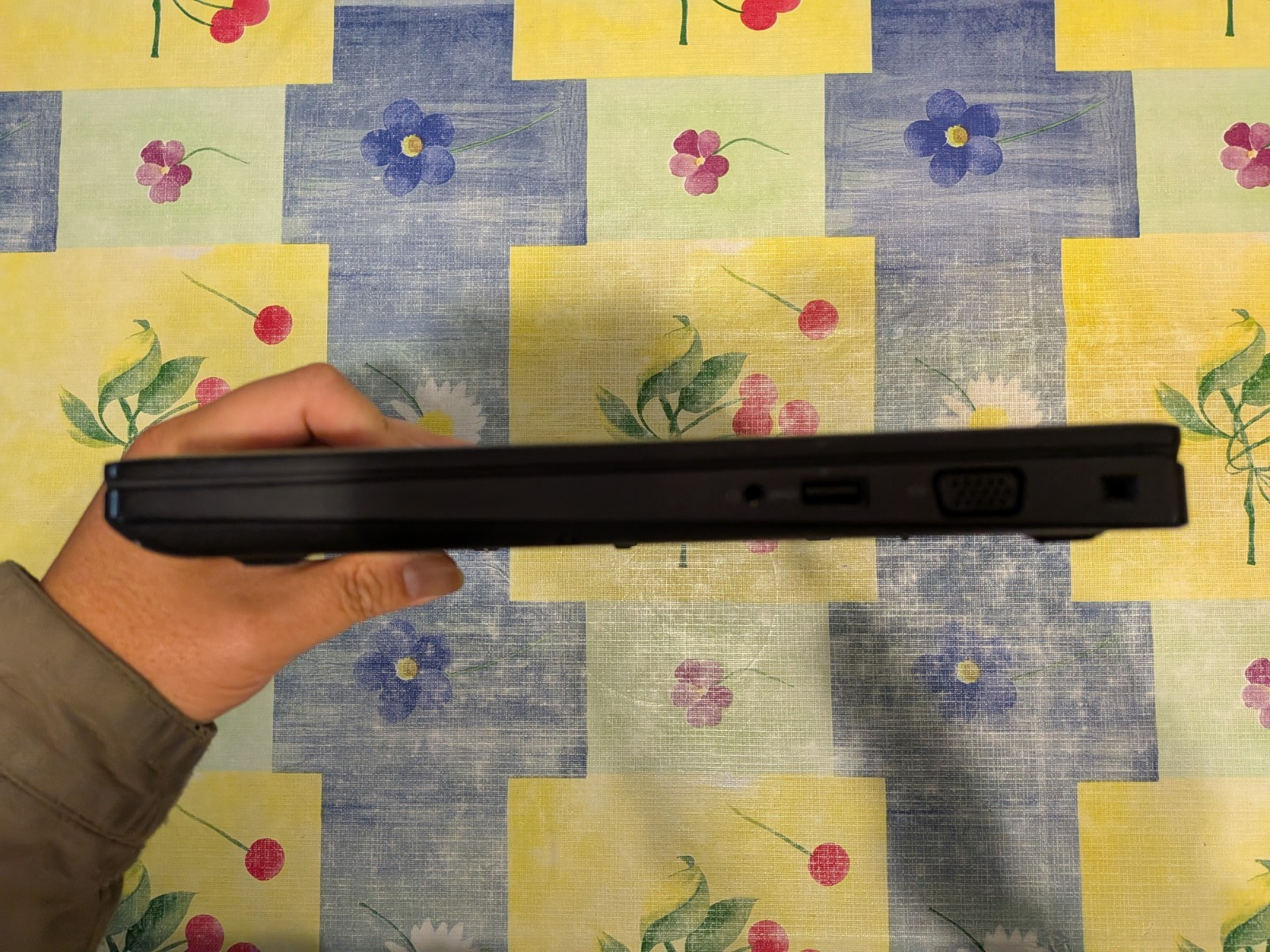 Dell Latitude 5490 (Core i5-8250U 1.60GHz, 8GB Memory, 256GB SSD, Windows 11)