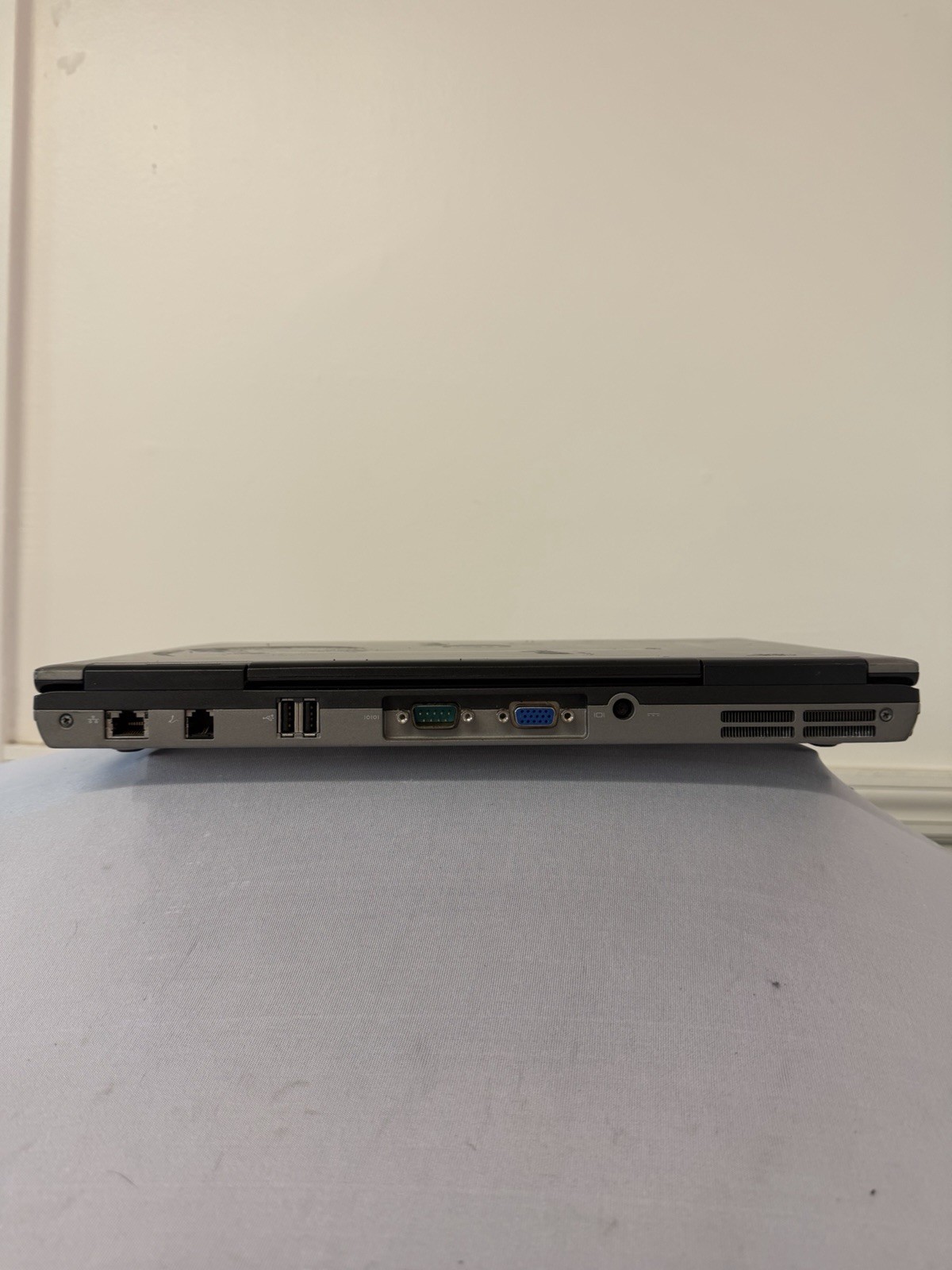 Dell Latitude D630 Laptop – Good Screen – Intel Duo 06FD – RAM 2 GB – Read Des