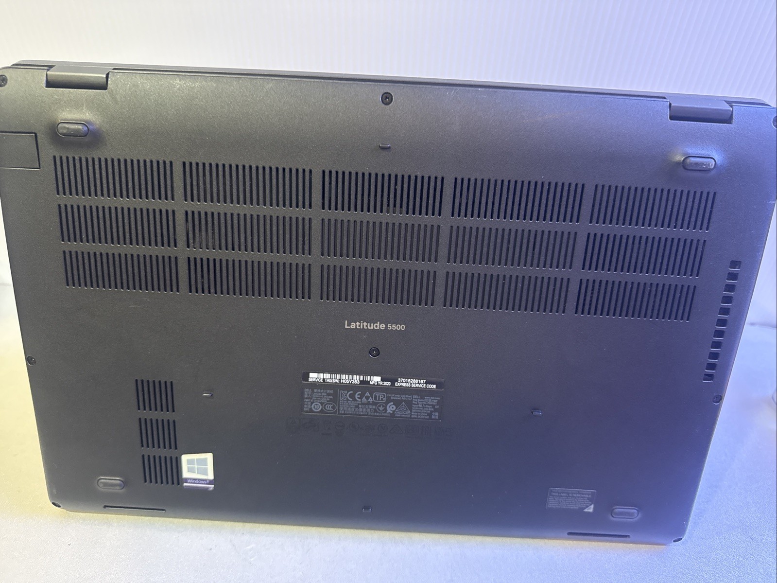 Dell Latitude 5500 15.6″ i7-8665U 8GB RAM 256GB SSD Win11 Pro