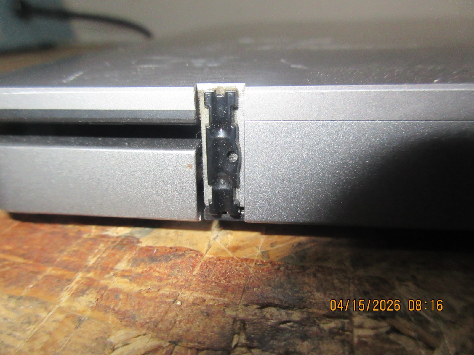 Dell Latitude 7400 14.0″ i7-8665U @ 8GB RAM 256GB SSD TOUCH LAPTOP (SILVER).