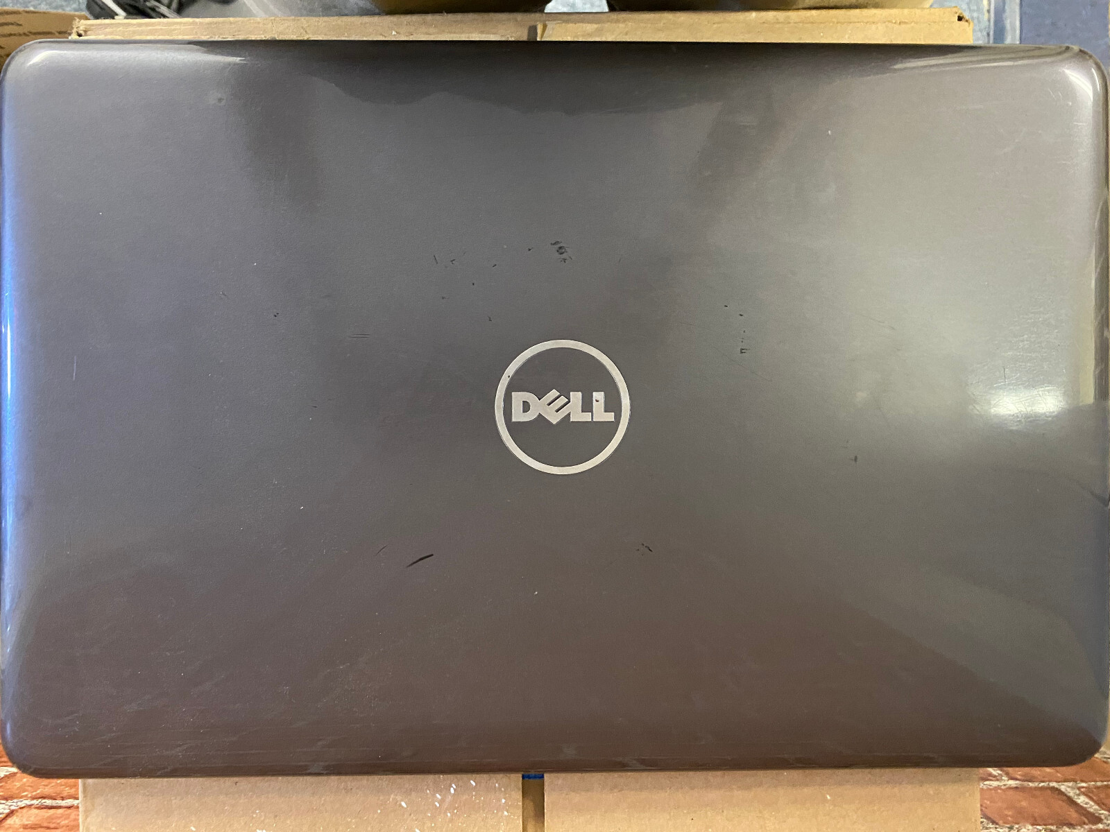 Dell Inspiron P32E (AMD A9-9400 Radeon R5, 12GB RAM, 1.8TB HDD) *AS IS*