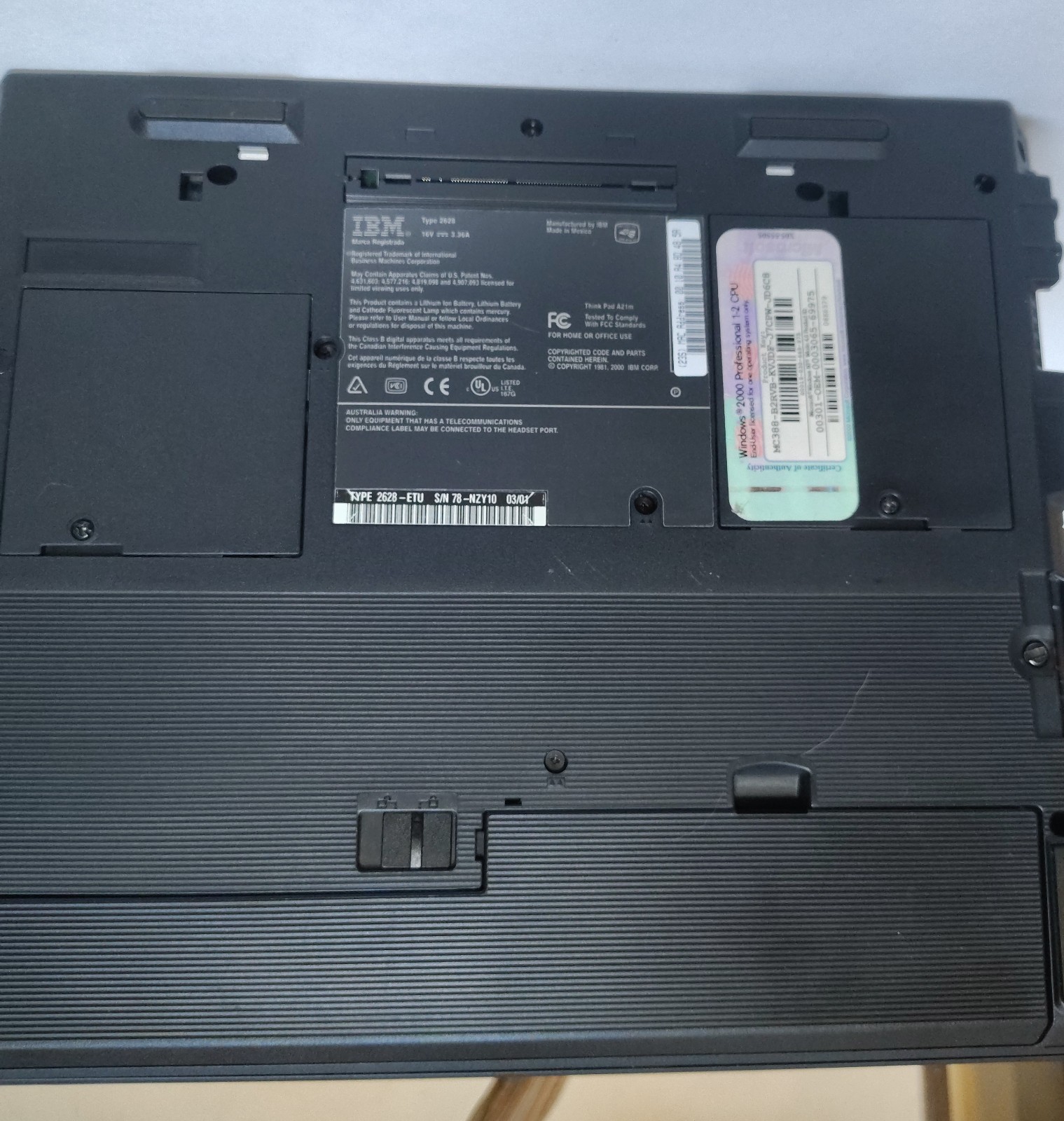 IBM ThinkPad A22m-Intel Pen. III@700MHz 320MB Ram Windows 2000 SP4 W PSU and Bag