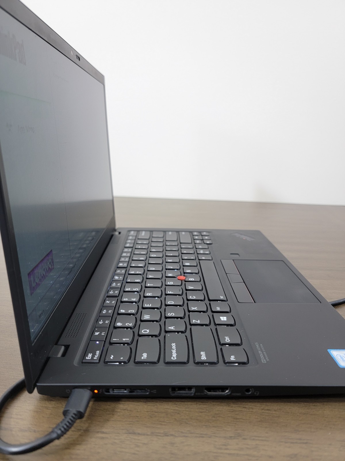 Lenovo ThinkPad X1 Carbon 7th Gen 14″ NO SSD, OS, 16GB Ram BAD LCD — SOLD AS IS